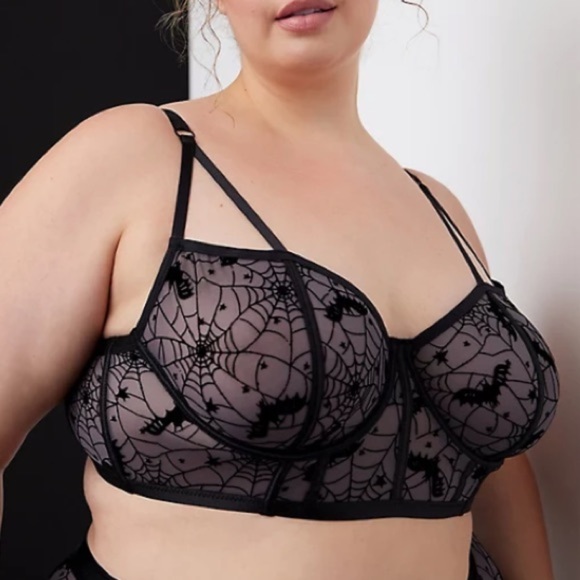 TORRID NWT WEBS AND BATS SIMPLY MESH BRALETTE & PANTY SET Halloween - Picture 2 of 9